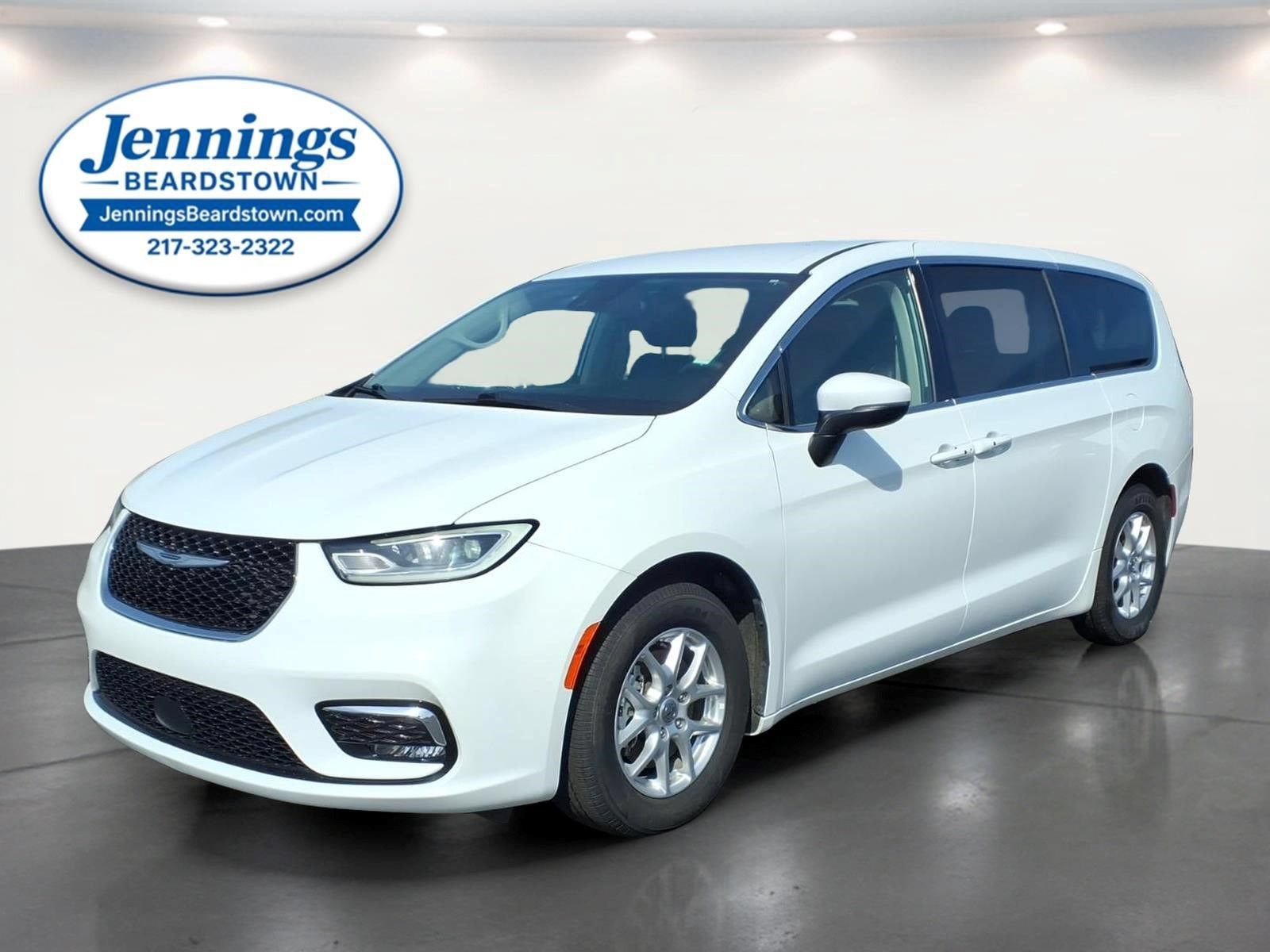 2023 Chrysler Pacifica Touring L in Bright White Cl — front three-quarter view